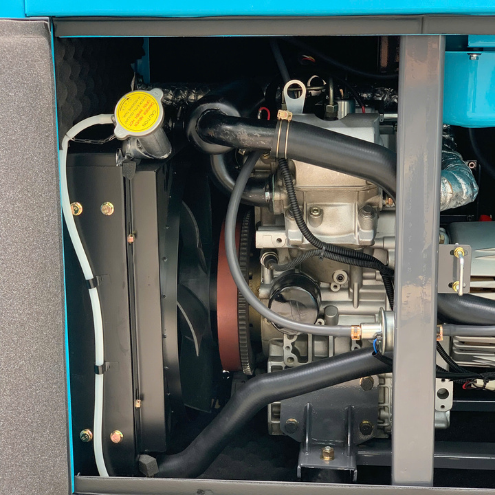 Máy Phát Điện Chạy Dầu HAKUDA 10KW HKD10000P3PRO 3 Pha Siêu Cách Âm