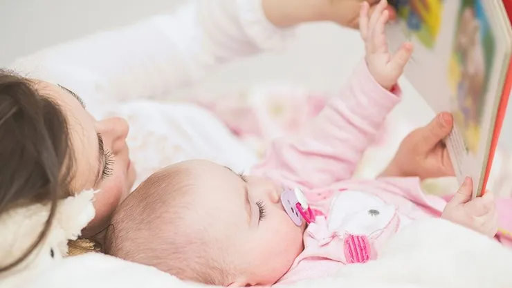 Có nên đọc sách cho trẻ tập nói?