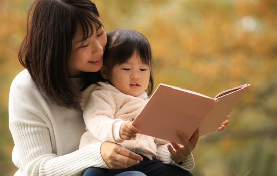 Có nên đọc sách cho trẻ tập nói?