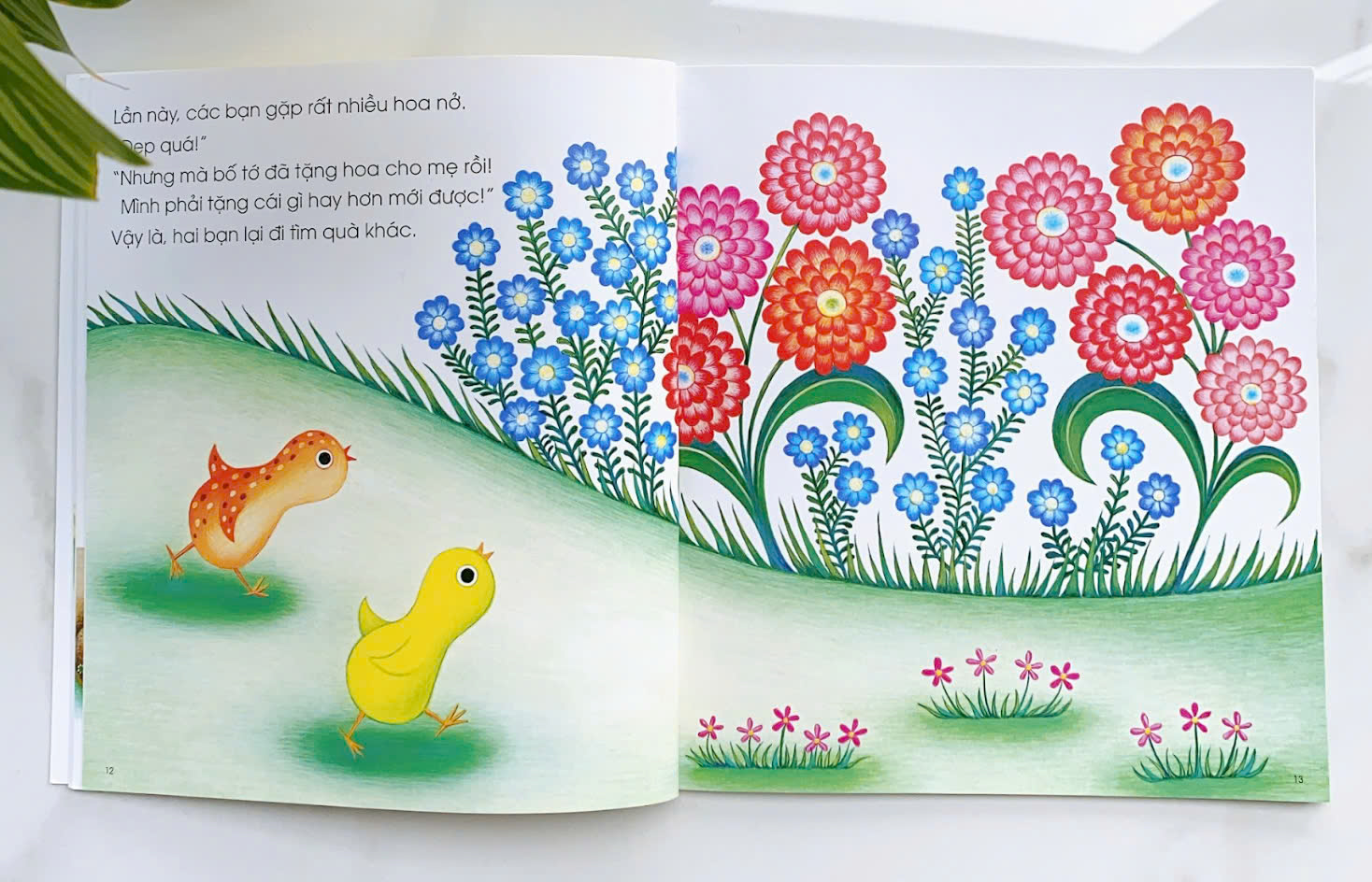 Bộ sách cho trẻ 2 tuổi - “Bạn chim cút tìm quà tặng mẹ”