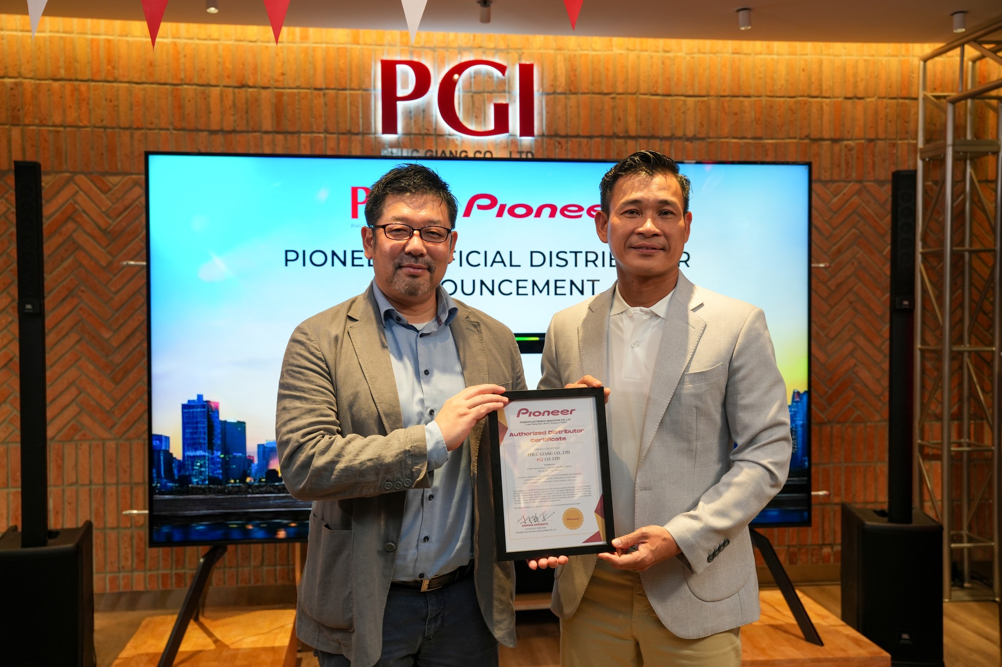 Hợp tác và phân phối chính hãng Pioneer tại Việt nam