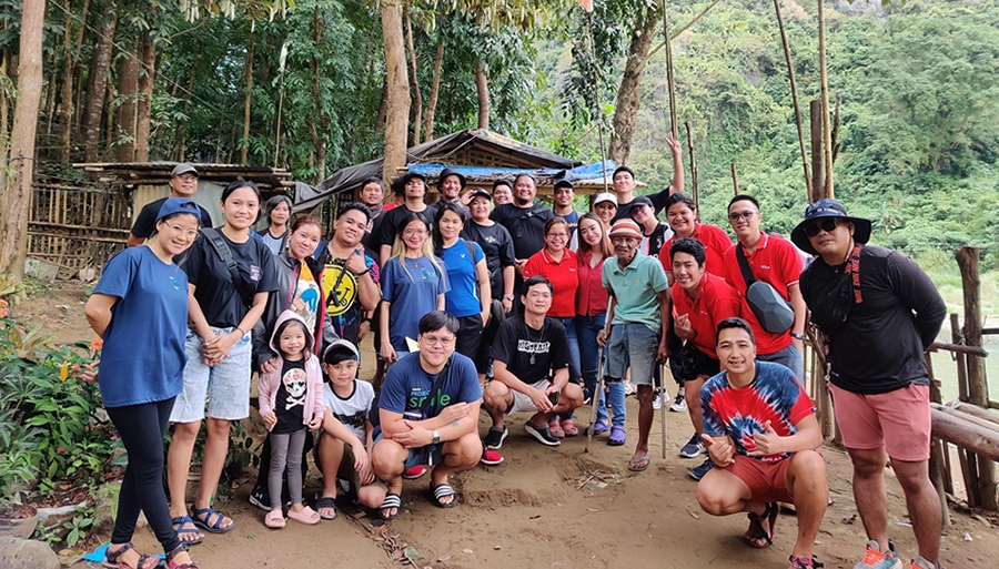 Charity trip for the highlanders of VELA Philippines