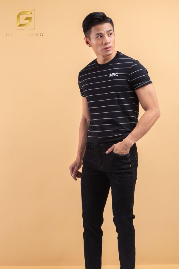 Áo pull phối với quần jean nam