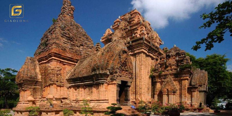 Địa điểm du lịch Nha Trang tháp Ponagar