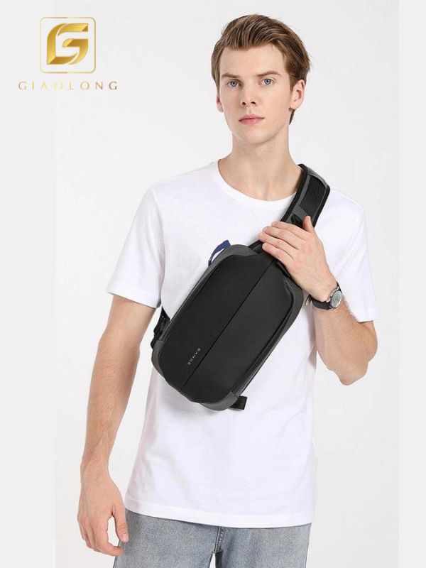 Túi đeo chéo nhỏ gọn cho mùa đông