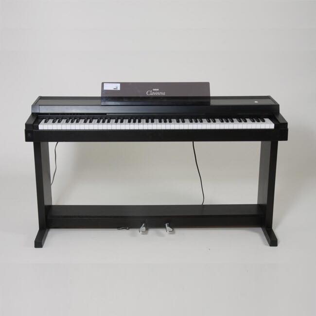 Piano Yamaha CLP 300