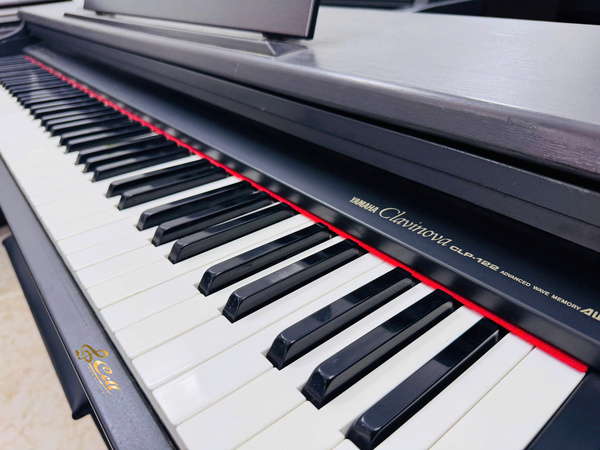 Piano điện Yamaha CLP 122