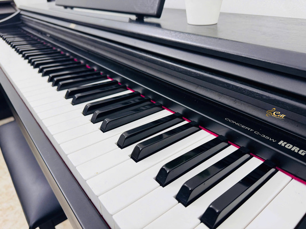Piano điện Korg C35W