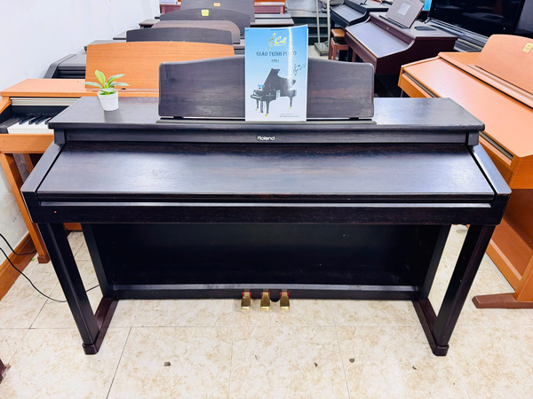Piano điện Roland HP550G