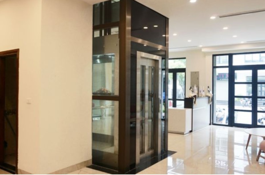 Thang máy vách kính – Xu hướng thiết kế hiện đại cho nhà ở năm 2025