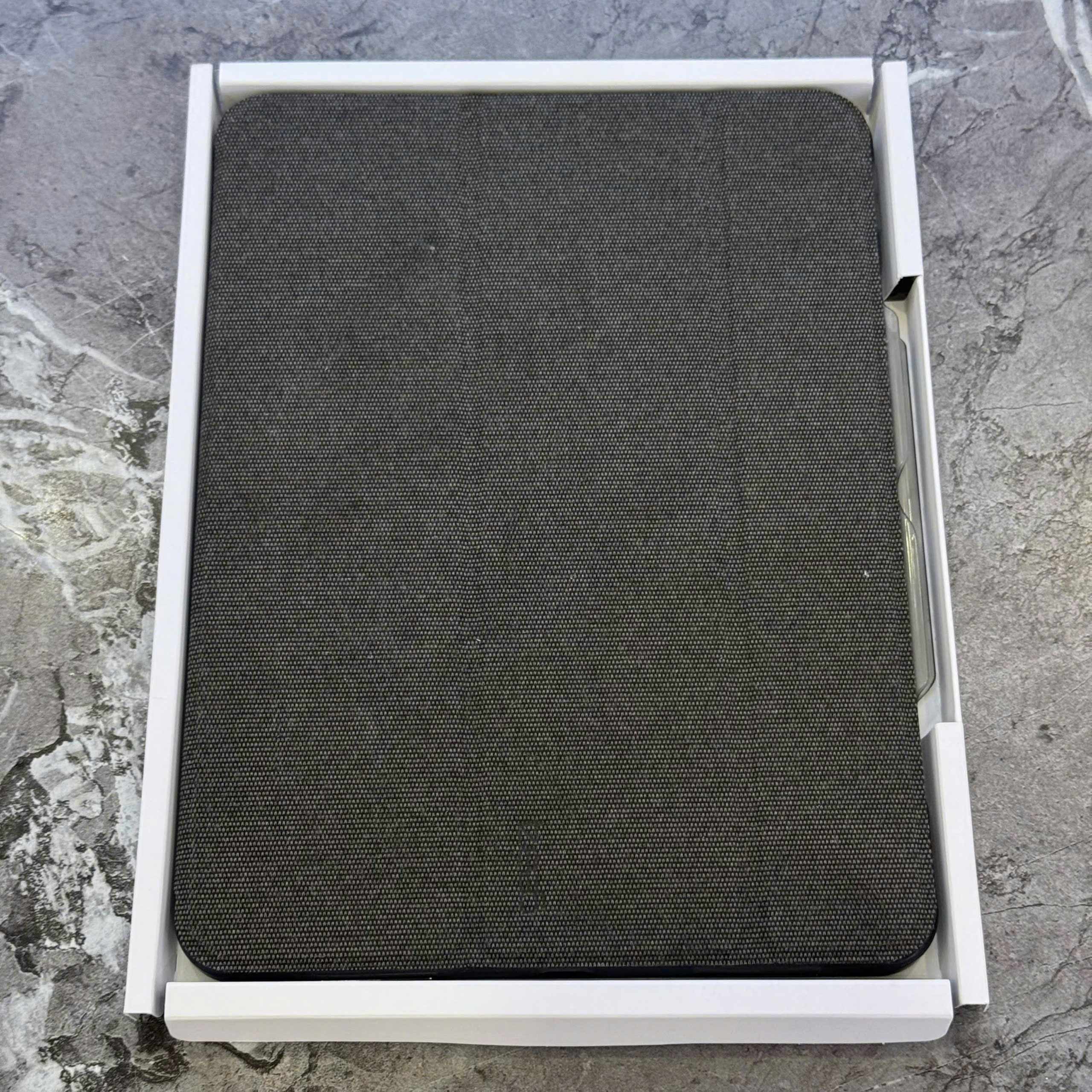 Likenew Ốp lưng GEAR4 D3O Brompton - iPad 10.9 - Folio Smoke