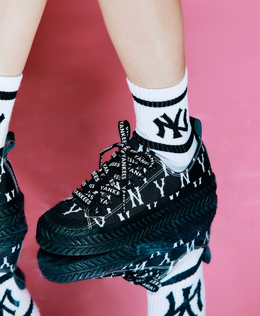 Giày MLB Playball Trở Lại Với Thiết Kế Monogram Sang Trọng