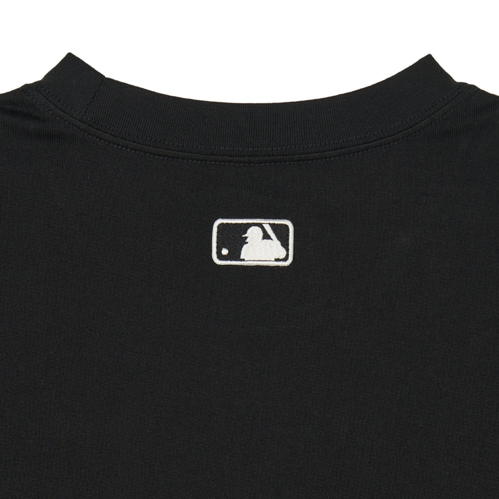 Áo Thun MLB Korea Heart Small Logo T-Shirt New York Yankees Black