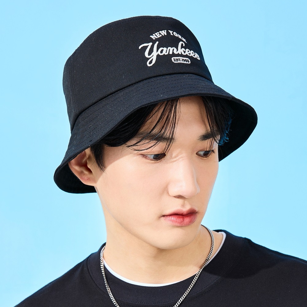 Nón MLB Varsity Lettering Bucket Hat New York Yankees Black