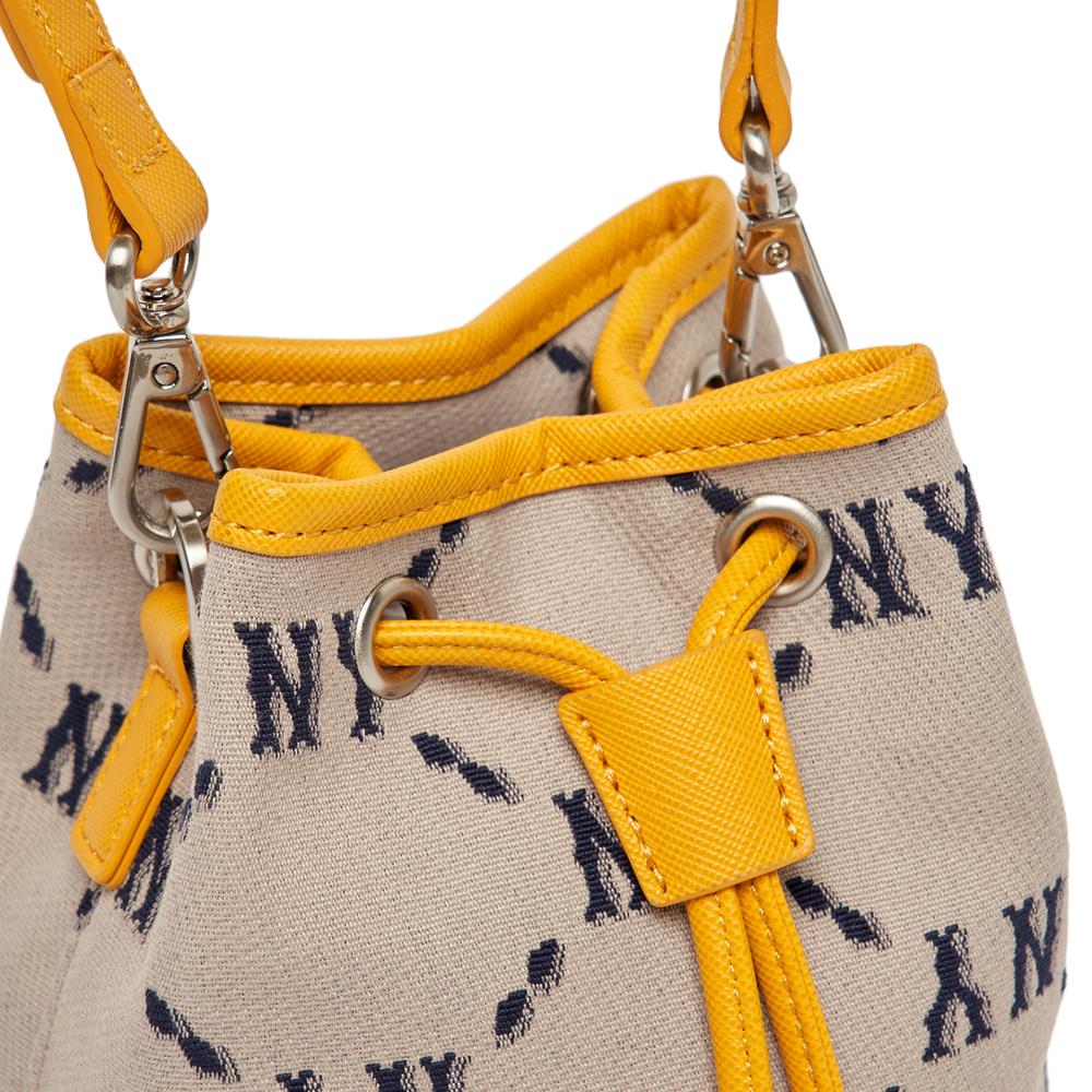 Túi MLB Dia Monogram Jacquard Mini Bucket Bag New York Yankees Beige