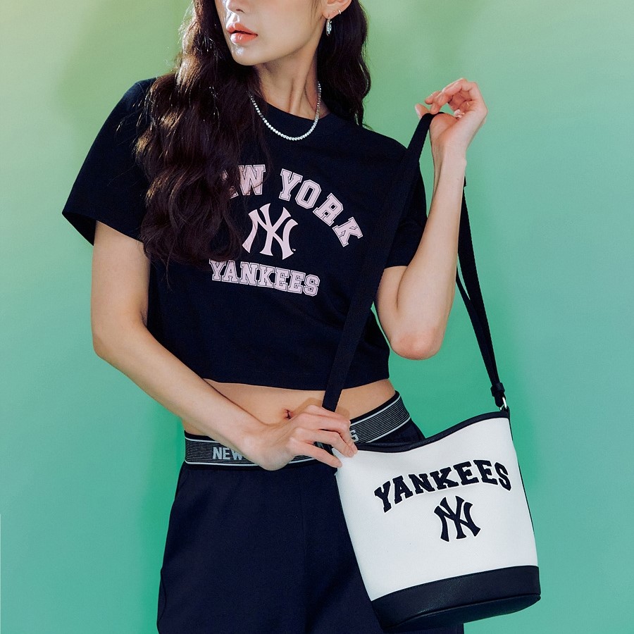 Túi MLB Varsity Basic Canvas Bucket Bag New York Yankees D.Cream