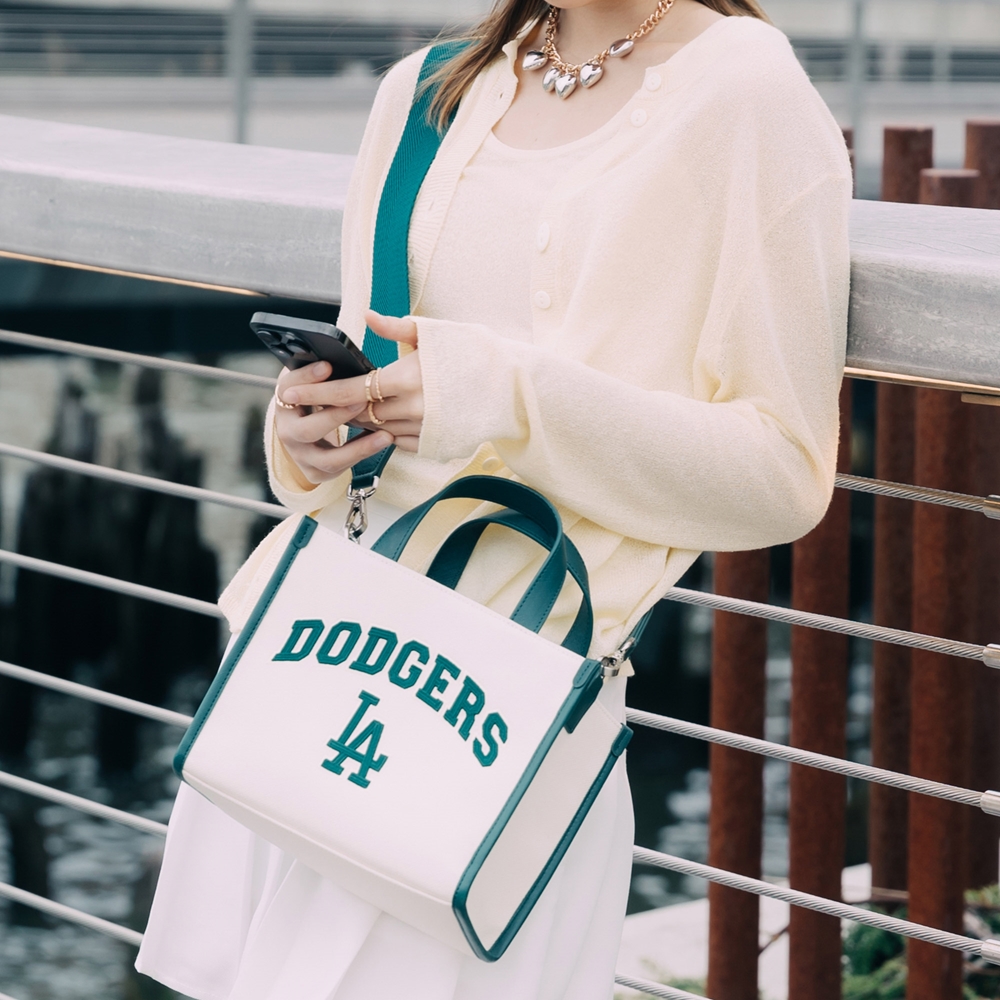 Túi MLB Varsity Basic Canvas Mini Tote Bag LA Dodgers Cream