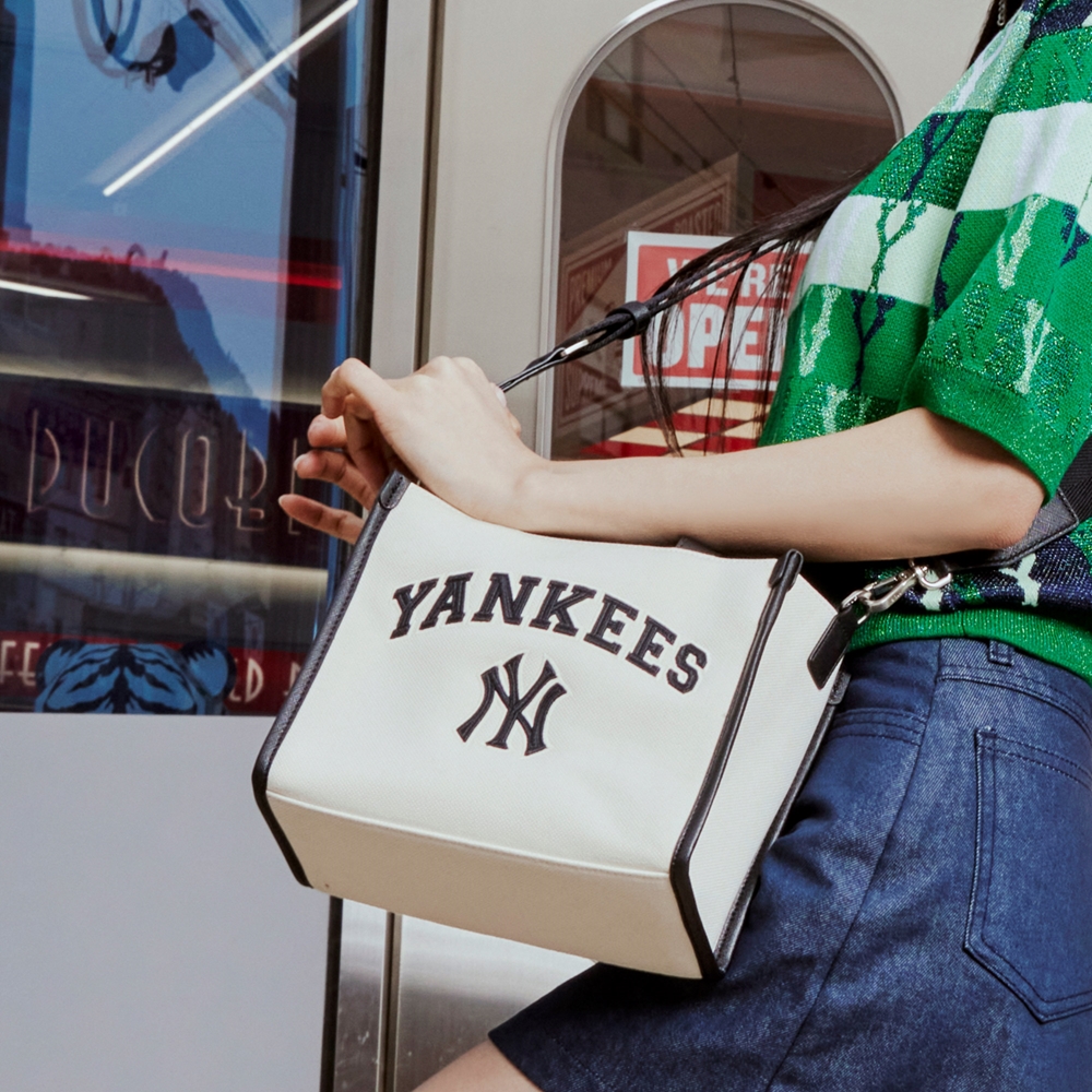 Túi MLB Varsity Basic Canvas Mini Tote Bag New York Yankees Black