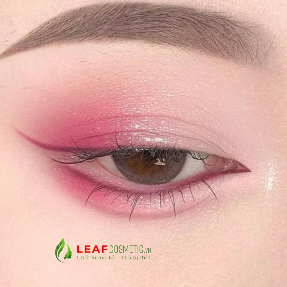 Makeup mắt với Bảng Mắt Dior 823 Rosa Mutabilis nhẹ nhàng sang trọng