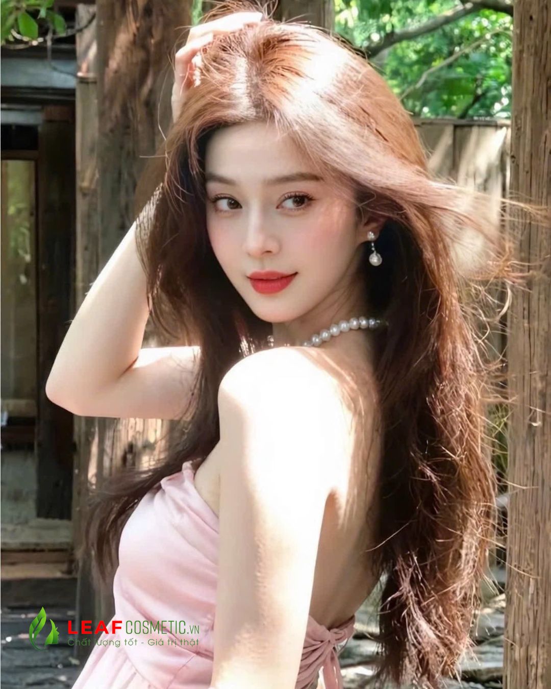 Son Thỏi Dior Rouge Dior Velvet 756 Organza Veil khi sử dụng trên môi mẫu