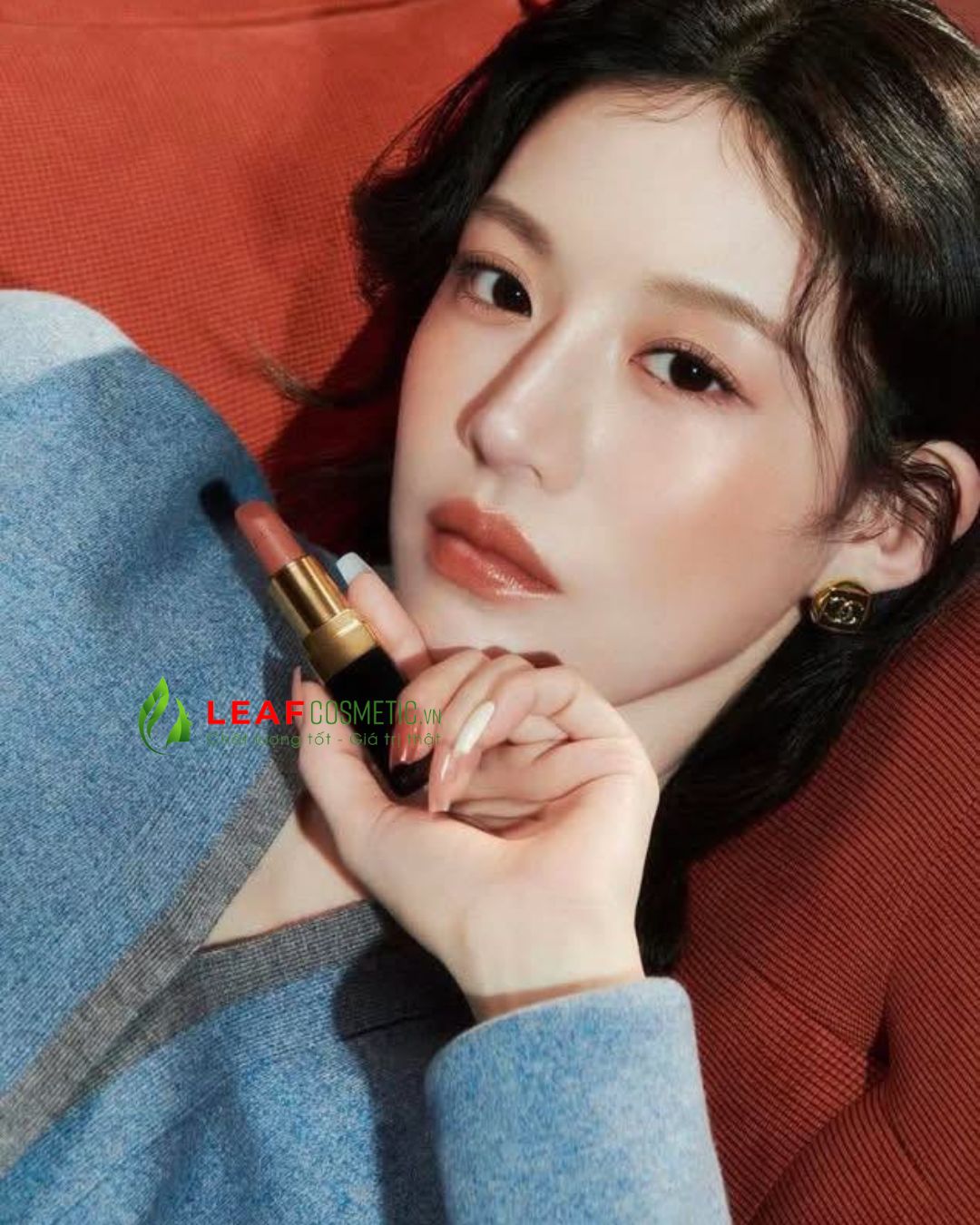 Son Chanel 112 Opportunity – Màu Đỏ Nâu Caramel trên môi mẫu