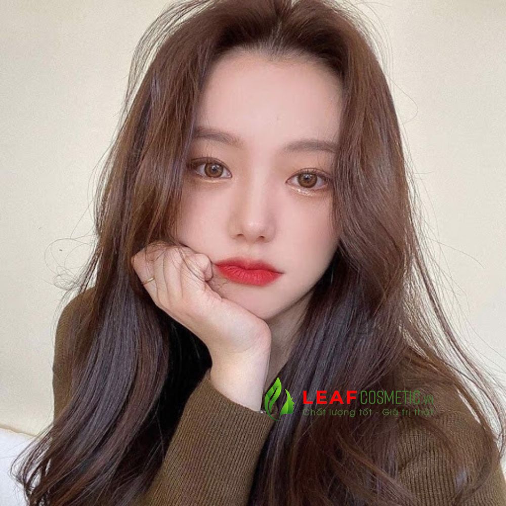 Son Gucci Rouge À Lèvres Mat 25 Goldie Red với sắc đỏ ruby thanh lịch