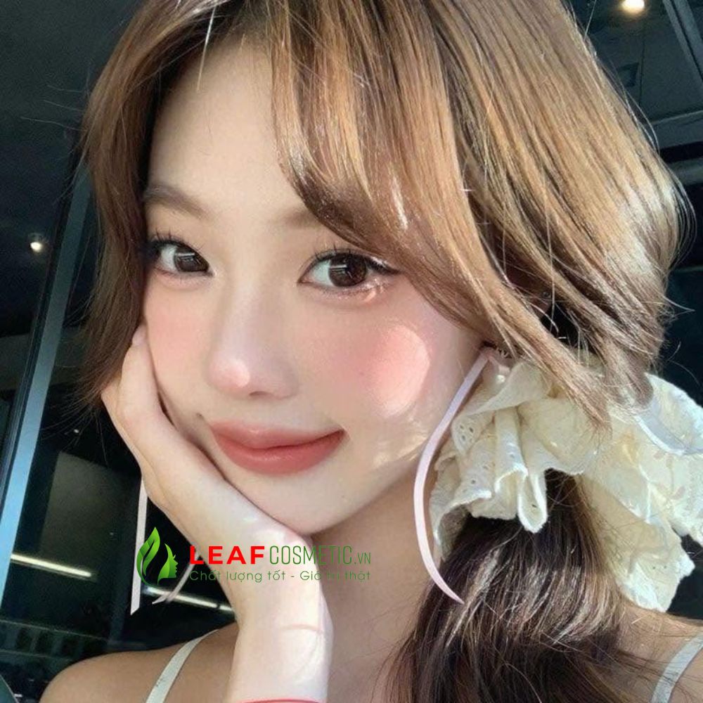Son Dior 629 Parade màu hồng nâu đất trên môi mẫu