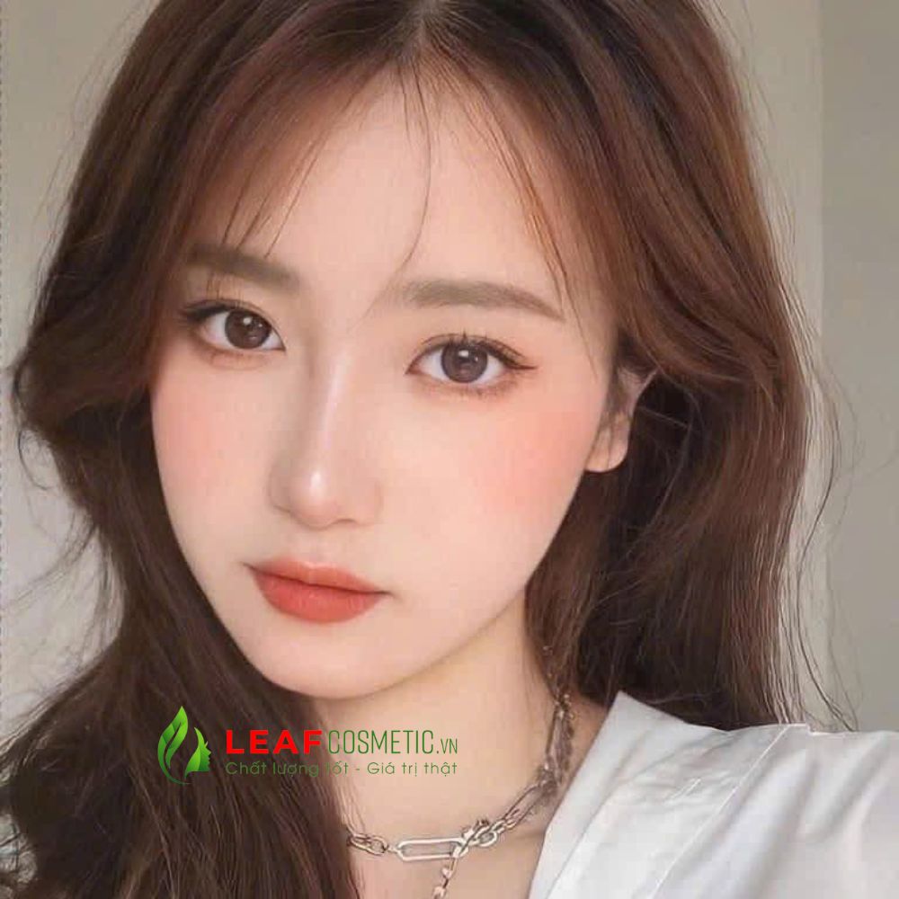 Mẫu makeup với Phấn Má Hồng Gucci Blush De Beauté 08 Soft Red - Cam Đào