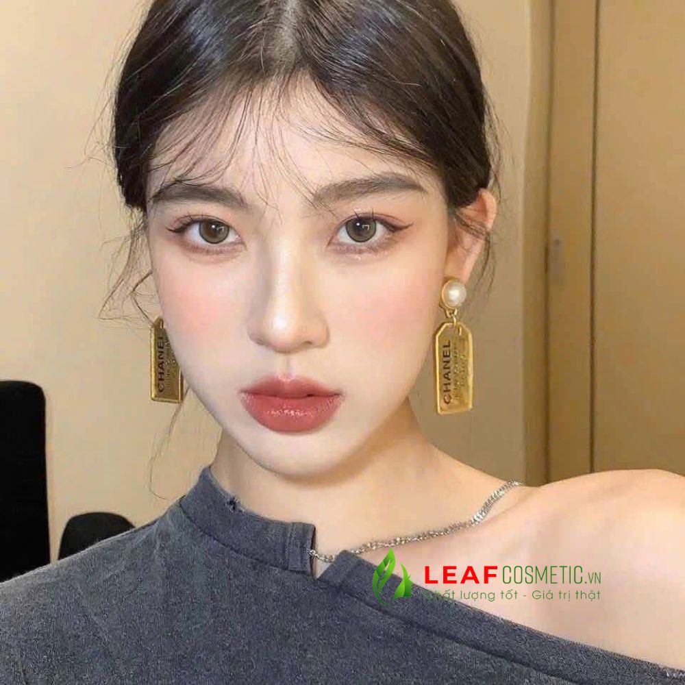 Mẫu đánh Son Chanel Rouge Coco Flash 56 Moment tone hồng nâu đất