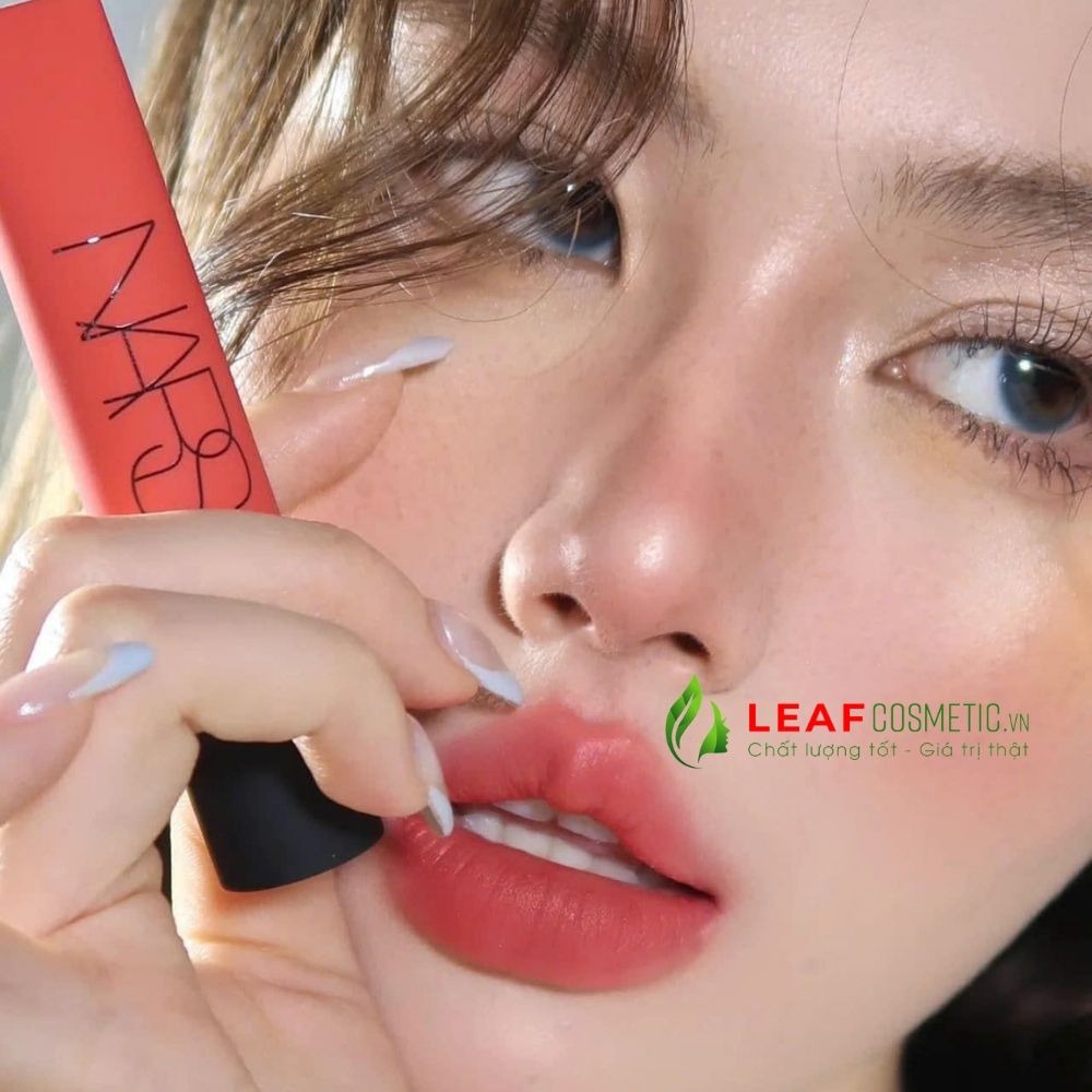 Son Kem Nars 373 Feisty Cam Hồng Đào San Hô lên môi