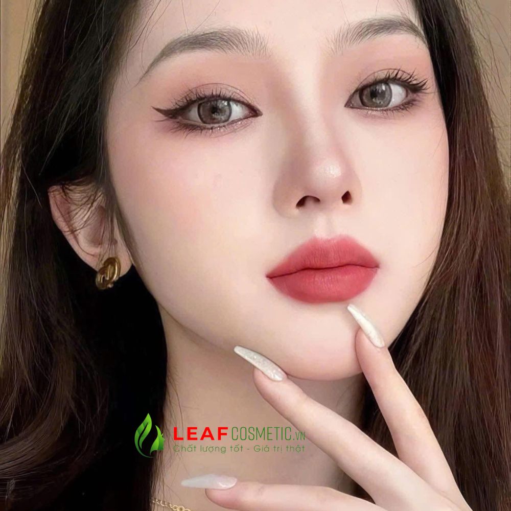 Dior Rouge Velvet 772 Classic Rosewood lên mẫu - Hồng Đất nhẹ nhàng, quý phái