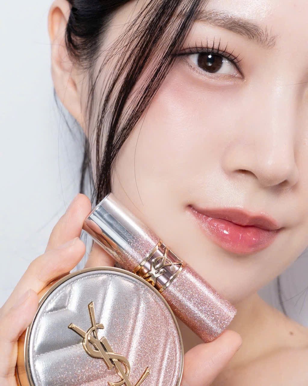 Son YSL Loveshine Candy Glow 44B Nude Lavallière thiết kế Bling vỏ nhũ