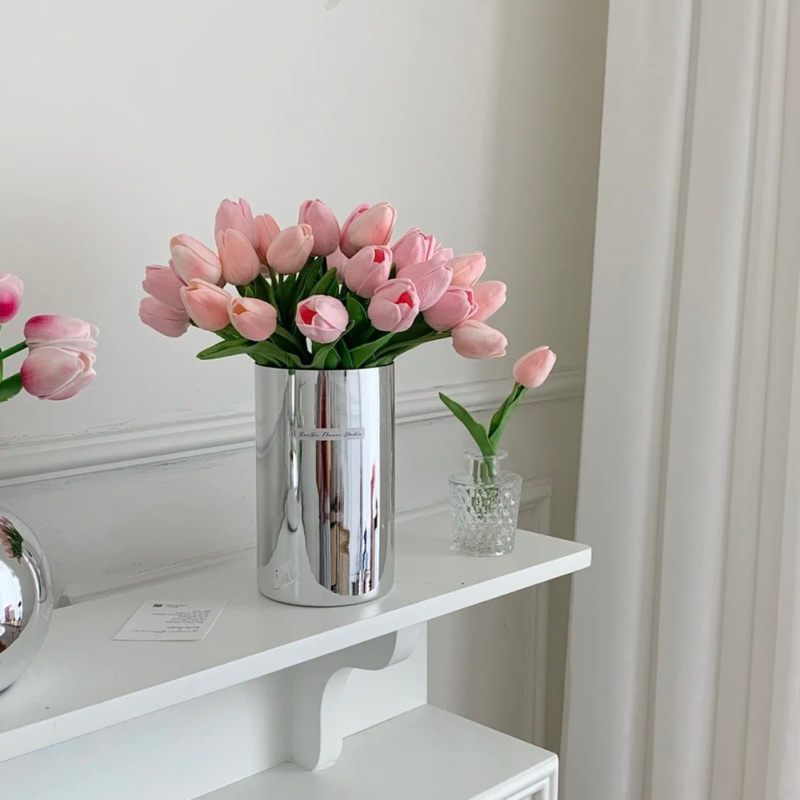 Hoa Tulip trang trí nhiều màu xinh xắn