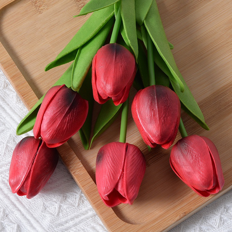 Hoa Tulip trang trí nhiều màu xinh xắn