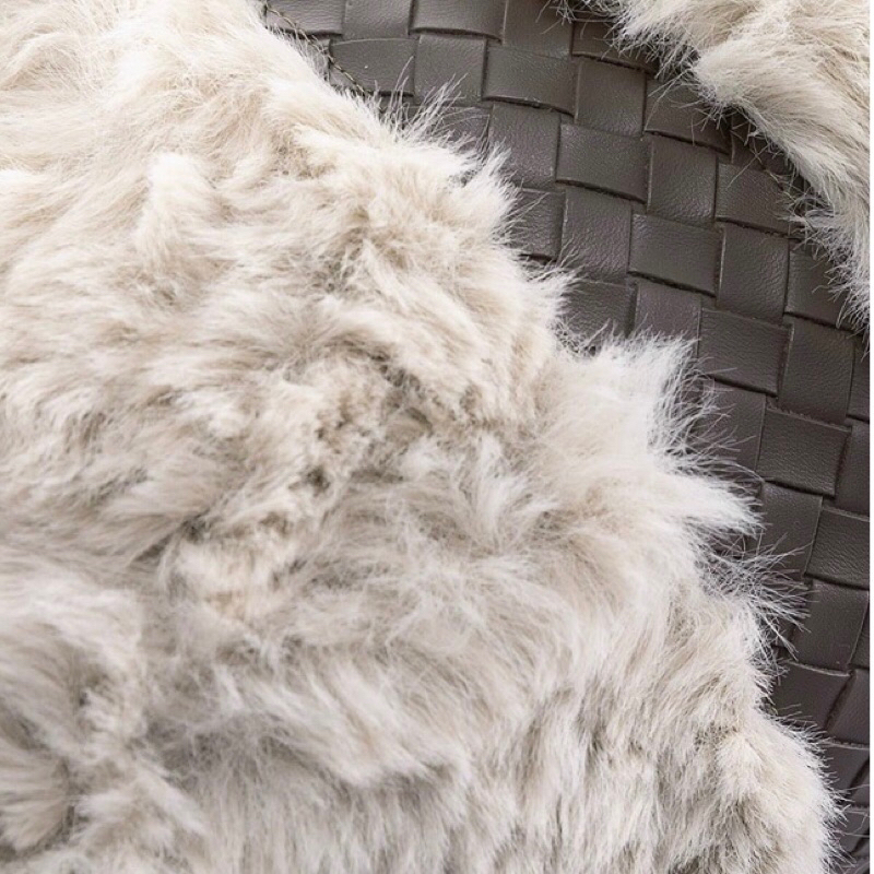 Gối ôm lông Loster cao cấp / Loster Pillow