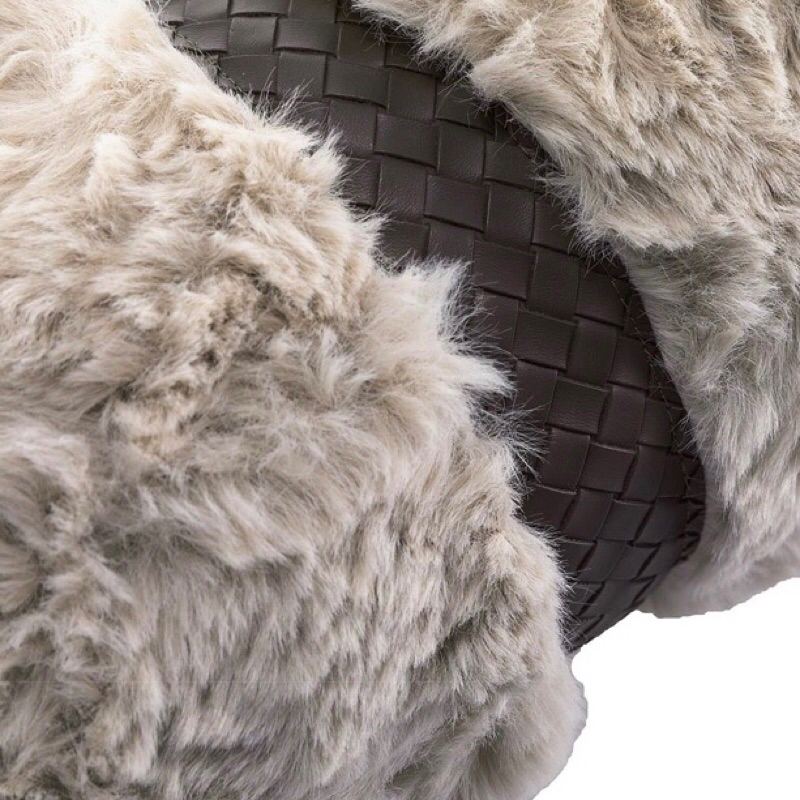 Gối ôm lông Loster cao cấp / Loster Pillow