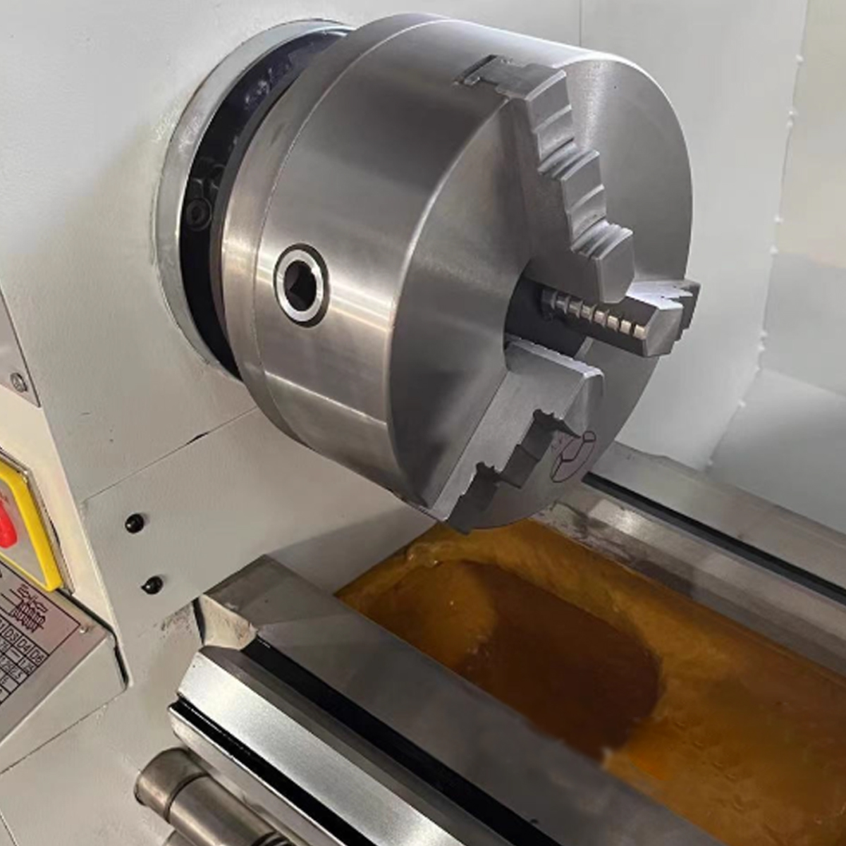 Hình ảnh thực tế sản phẩm máy tiện cơ C6132A 5