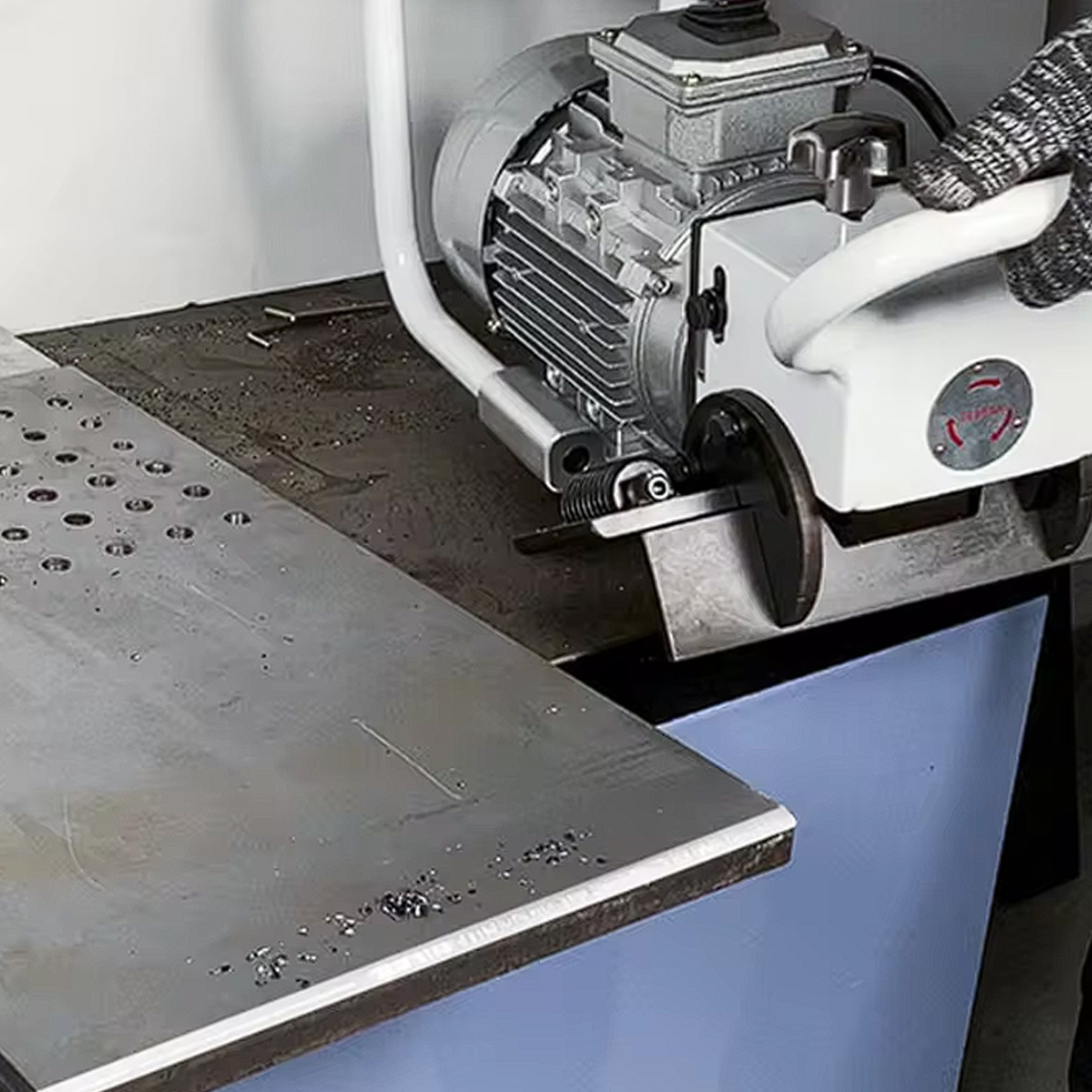 Hình ảnh máy vát mép cầm tay CKV-15D 3