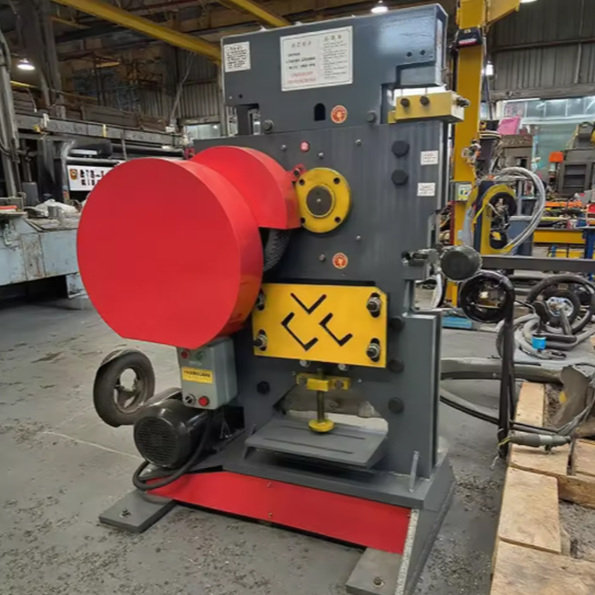 Máy đột, cắt & chấn thép đa năng CKV-J12 1