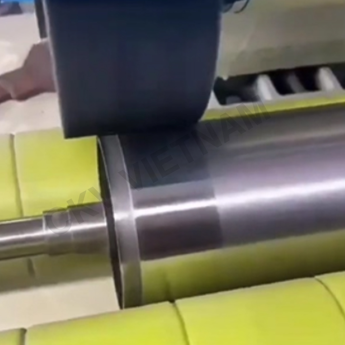 Đánh bóng trục trụ tròn trên CKV-MTA220