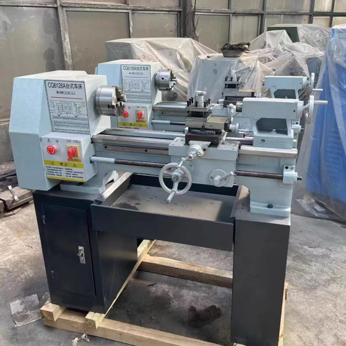 Hình ảnh thực tế sản phẩm máy tiện cơ CQ6128A 1