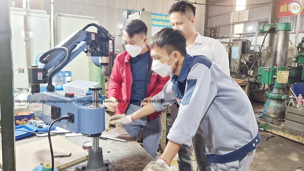 Máy taro điện tại miền Nam màn hình cảm ứng