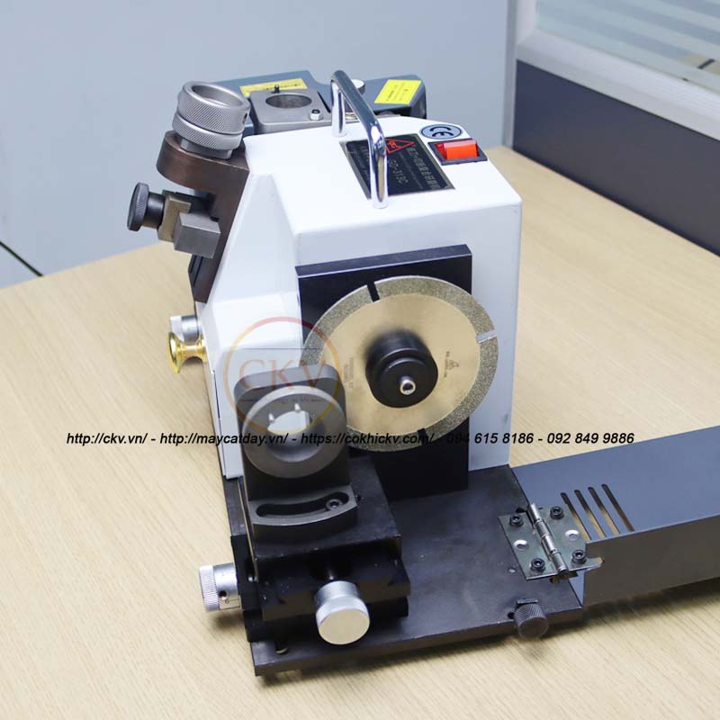 Máy cắt và mài dao phay trụ CNC GD-313C