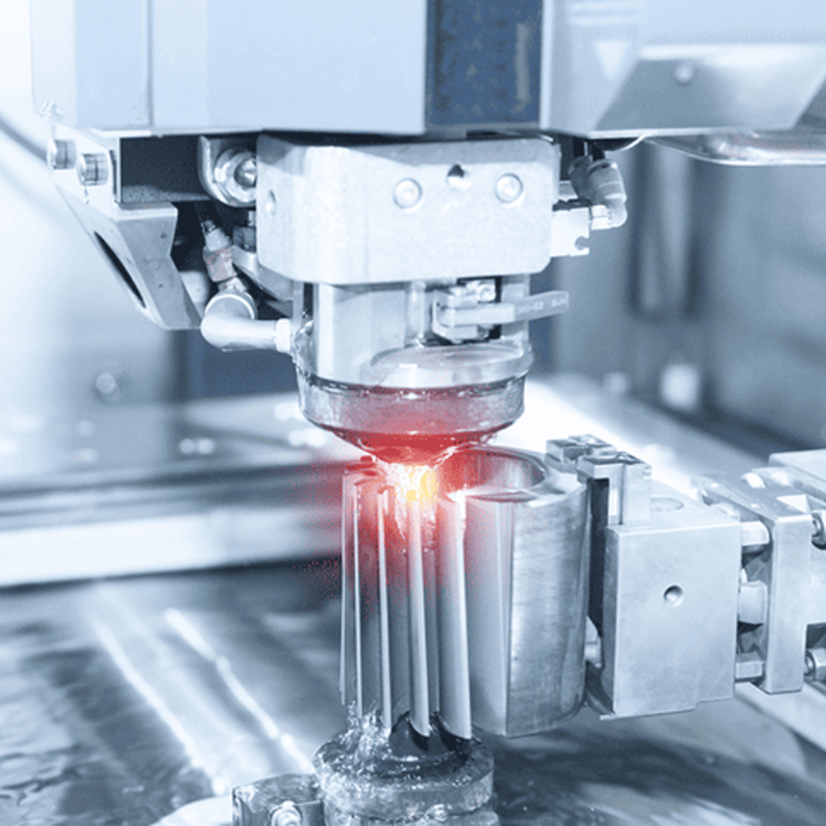 Chế tạo các chi tiết chính xác trong ngành công nghiệp hàng không, ô tô...