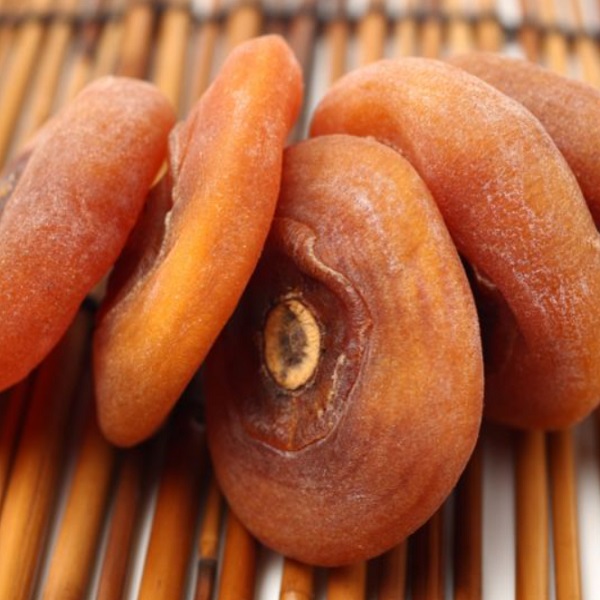 Cách bảo quản hồng treo gió