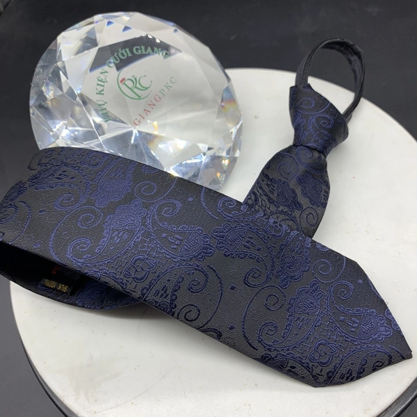 cà vạt nam bản nhỏ thắt sẵn