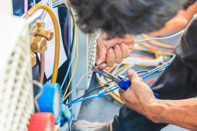 Dây điện được nối chính xác theo sơ đồ kỹ thuật, đảm bảo an toàn khi vận hành.