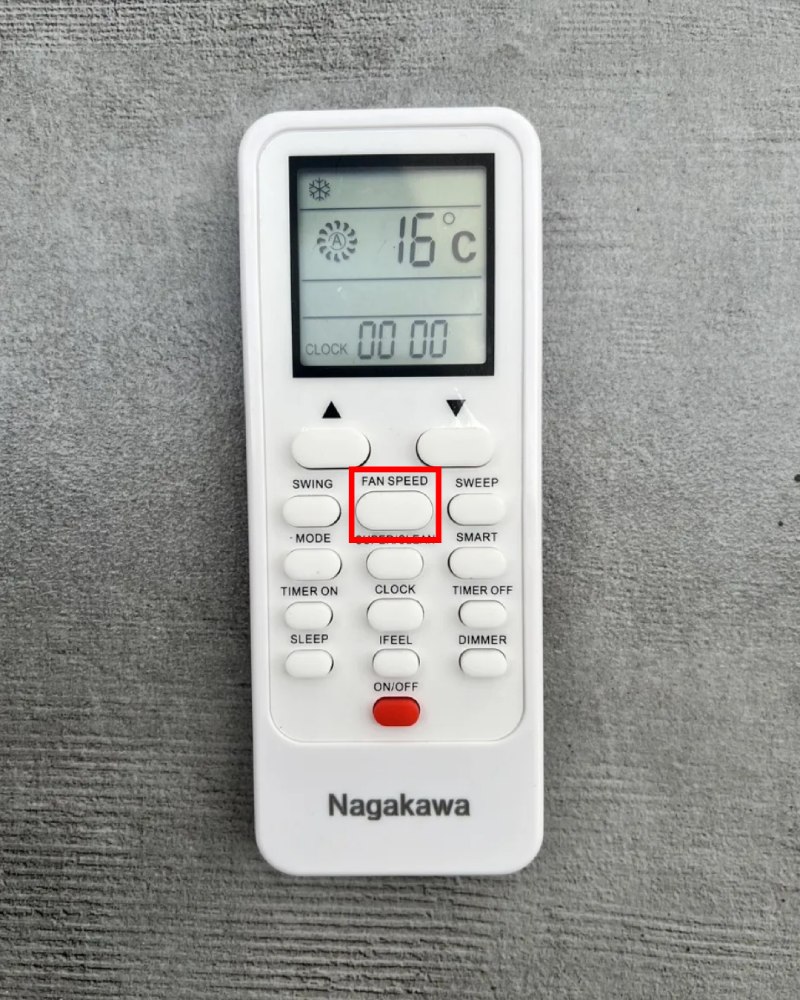 Chế độ quạt máy lạnh (nút Fan) có thể chỉnh tốc độ thấp/trung bình/cao