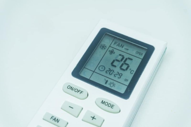 Chế độ Dry tiết kiệm điện hơn Cool mode, nhưng không thay thế được