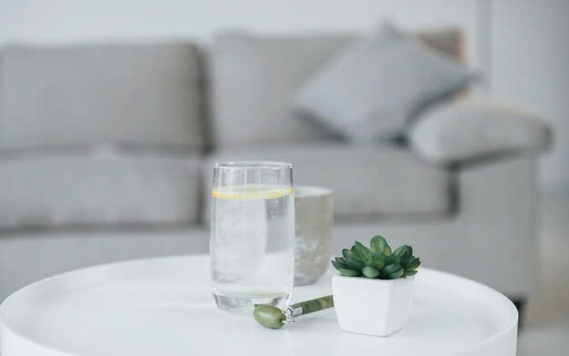 Đặt 1 ly nước hoặc máy phun sương khi bật chế độ quiet để duy trì độ ẩm